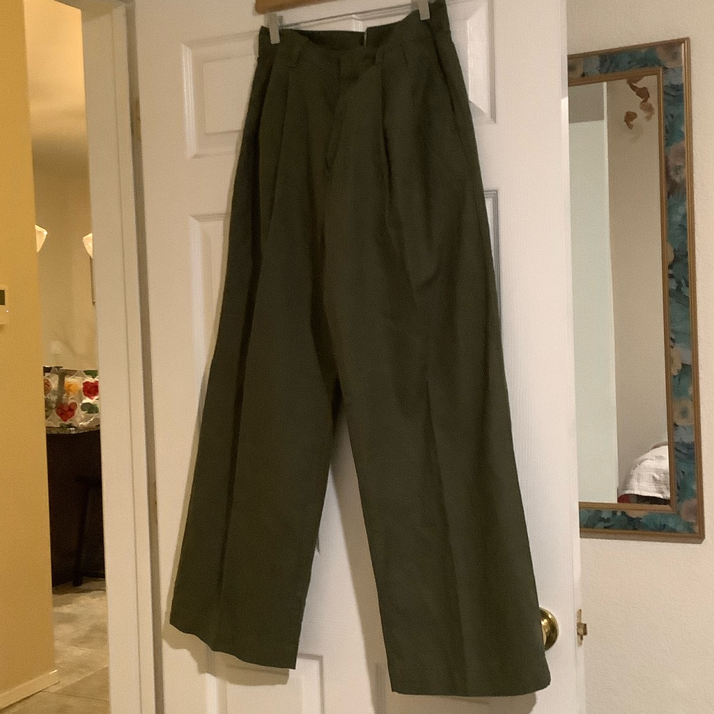 Gap Women’s Forest Green Chinos